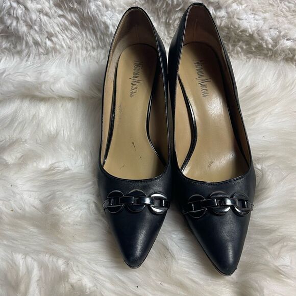 Neiman Marcus Jacki Black Leather slip on heels size 8.5M - Picture 5 of 13